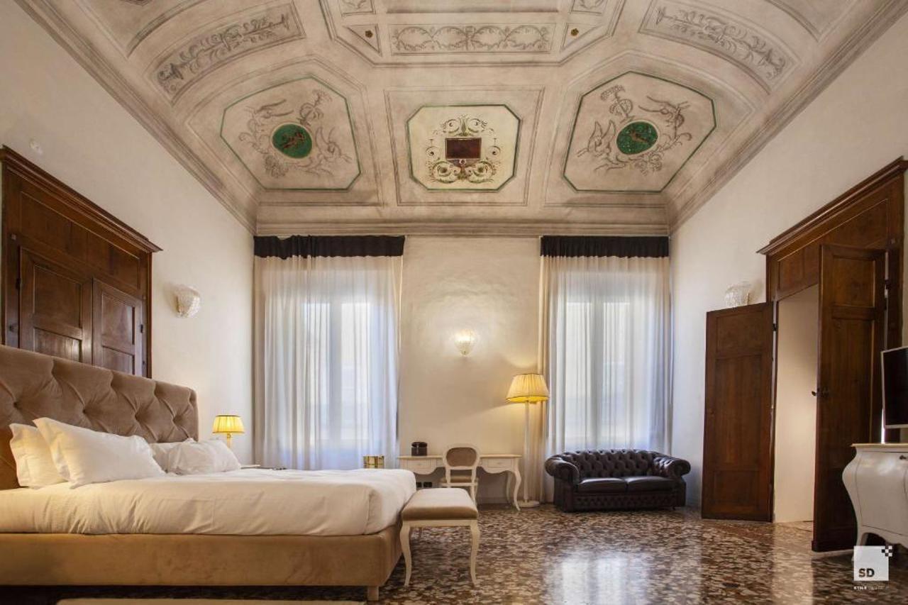 Palazzo Galletti Abbiosi 3*